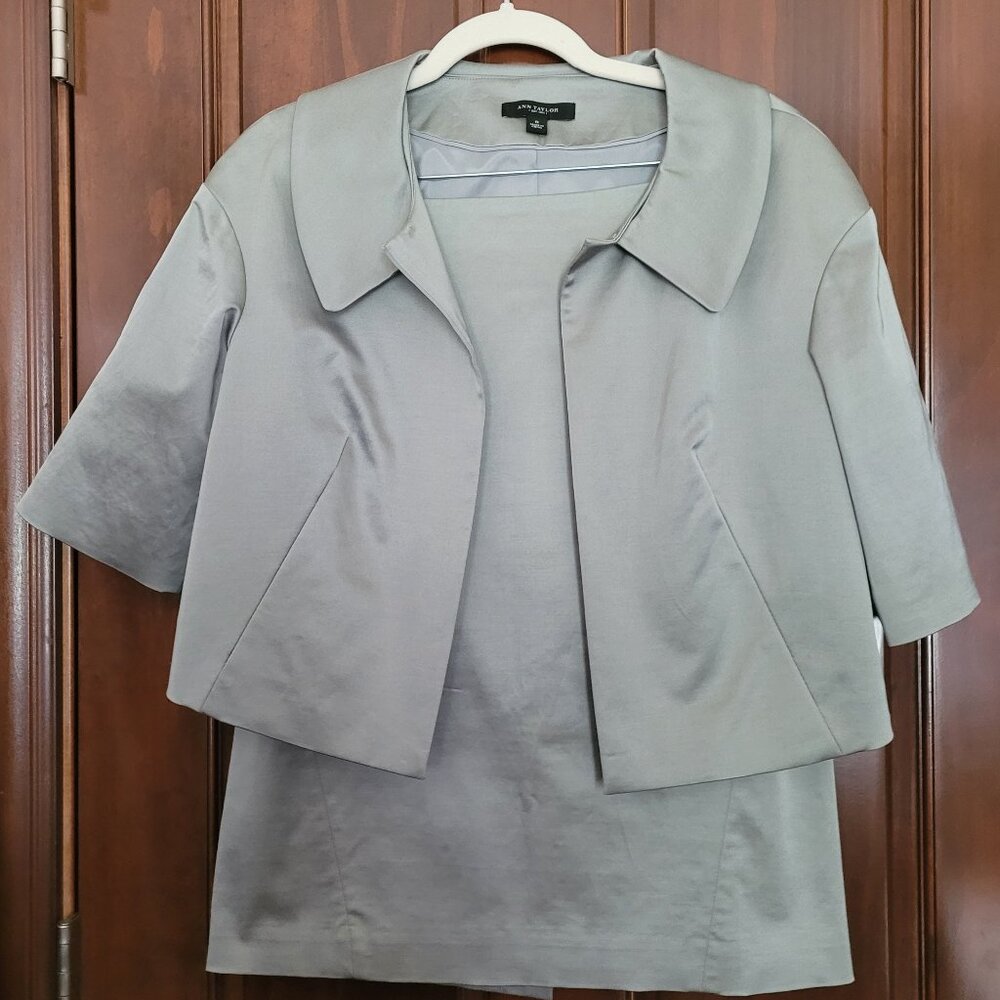 Ann Taylor 2 piece silver satin look suit size 6
